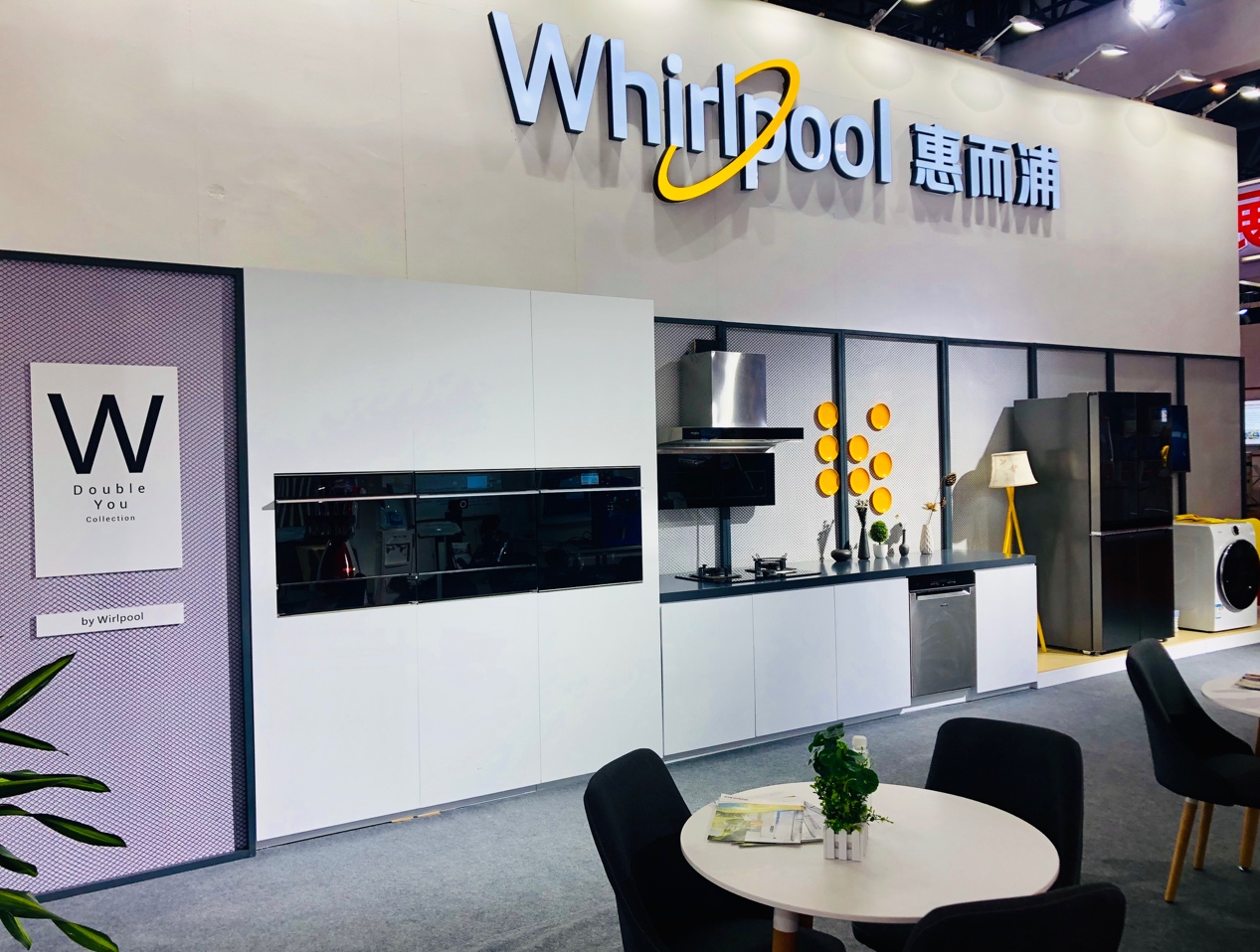 圖片包含 室內(nèi), 墻壁, 天花板, 地板

描述已自動生成