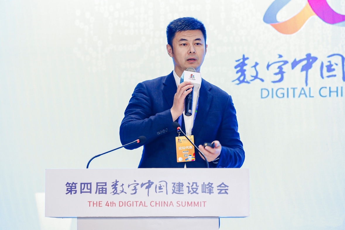 圖片包含 白板

描述已自動生成