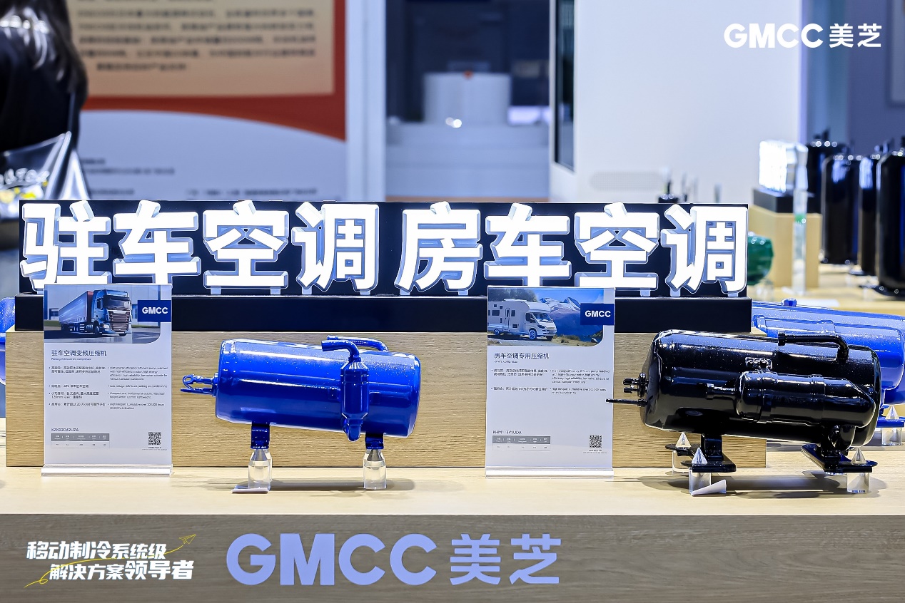 桌子上放滿了不同類型的電子產(chǎn)品

低可信度描述已自動生成