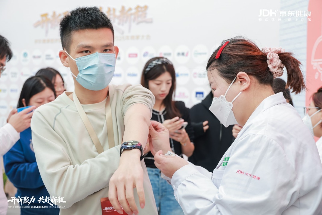 男人抱著女人

AI 生成的內(nèi)容可能不正確。